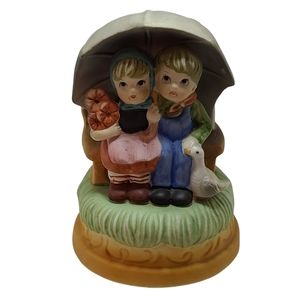 Himark Ceramic Boy and Girl Under Umbrella Music Box